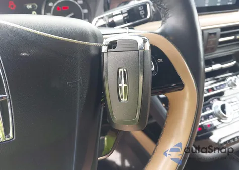 2020 Lincoln Corsair Reserve z USA, uszkodzony, nr VIN 5LMCJ2C98LUL02058